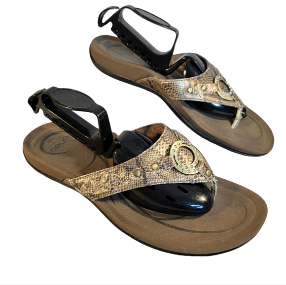 Abeo Sunrise Off White Faux Snake Skin Print Flip Flops Women's Size 10 - Picture 3 of 12